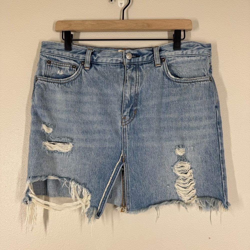 Free People We The Free Distressed Fray Hem Mini Jean Skirt Size 30 Blue Denim